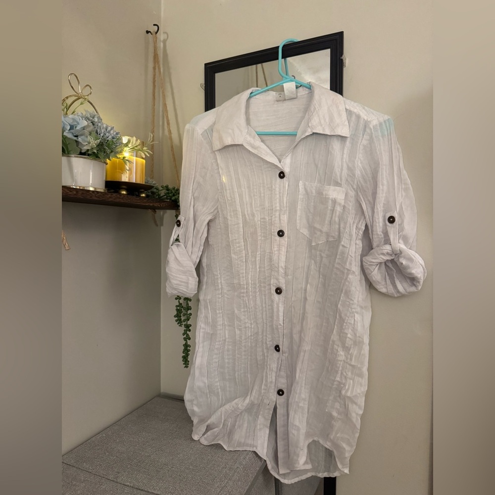 Mynah white linen collared button-up top, swimsuit coverup, size M